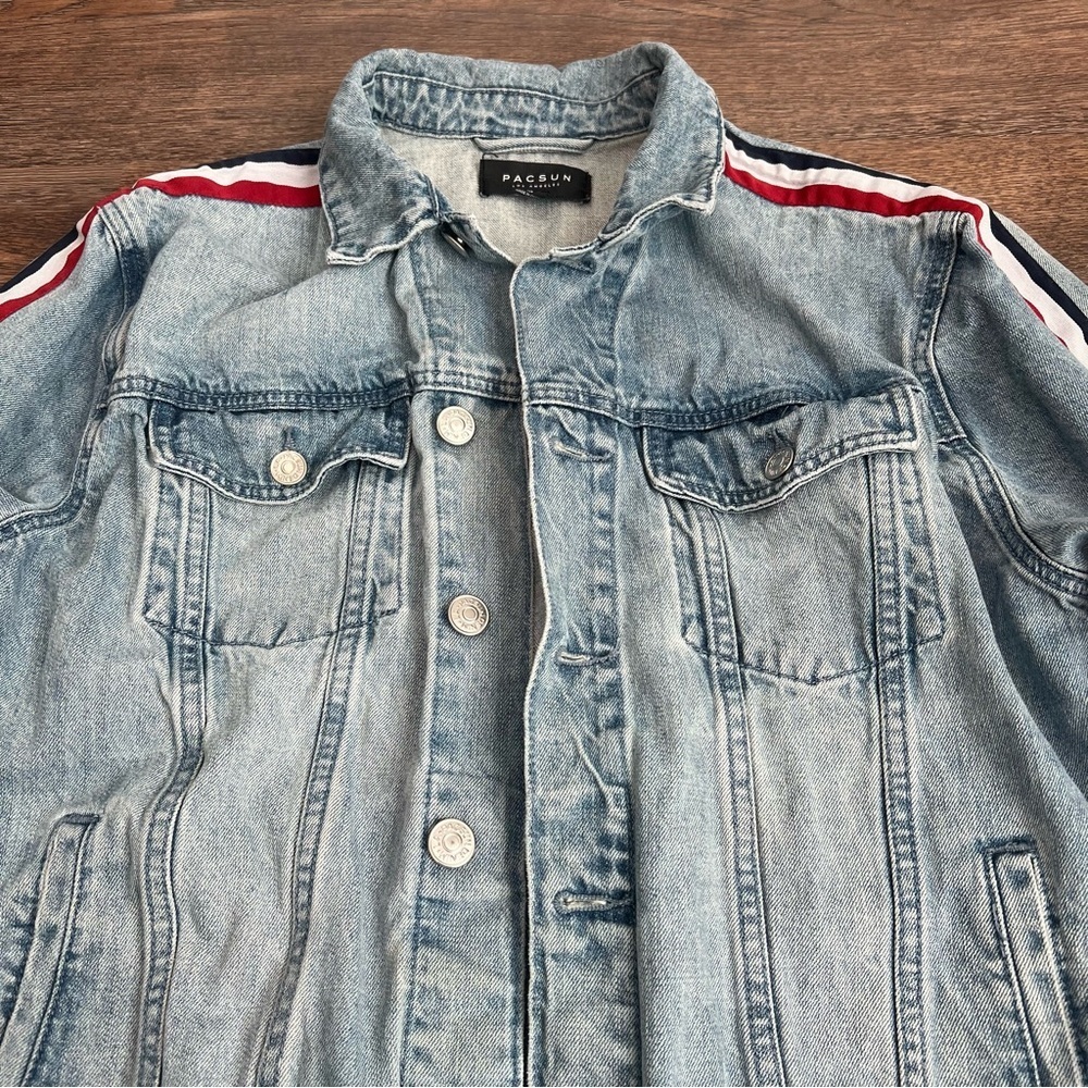 PacSun Denim Jacket Medium Light Wash Striped Sleeve Jean Jacket Red White - Picture 2 of 9